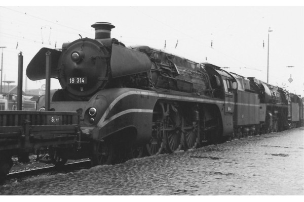 Parní lokomotiva 18 314, DR, s uhelným vytápěním, černá s ozdobným pruhem, analogová verze, III. epocha, TT, Arnold HN9079