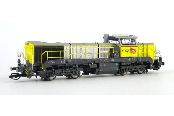 Motorová lokomotiva  Vossloh DE 18, SNCF Réseau, žluto-šedá, analogová verze, VI. epocha, Arnold HN9082