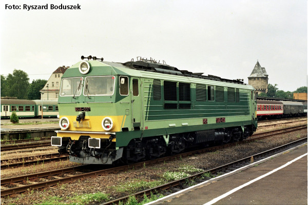 Motorová lokomotiva řady SU46, PKP, V. epocha, analogová verze, H0, Piko 52876