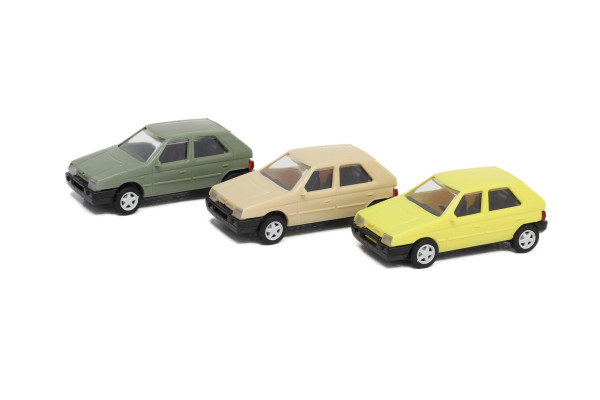 Stavebnice, Škoda Favorit, 3 ks, H0, IGRA MODEL 67918126 Stavebnice, Škoda Favorit, 3 ks, H0, IGRA MODEL 67918126