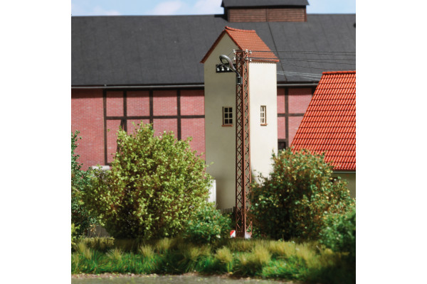 Lampa na rezavém příhradovém sloupu, rtuťová výbojka, TT, Busch 8746