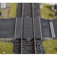 Pryžový železniční přejezd Strail pro kolejivo Tillig o výšce 2,1 mm, H0, AV Model DO-010-3.1 Pryžový železniční přejezd Strail pro kolejivo Tillig o výšce 2,1 mm, H0, AV Model DO-010-3.1