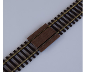 Dřevěný železniční přejezd, 40 mm, pro kolejivo TILLIG 2,1 mm, H0, AV Model DO-016-3.1