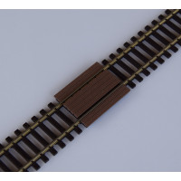 Dřevěný železniční přejezd, 40 mm, pro kolejivo PECO 2,5 mm, H0, AV Model DO-016-3.2 Dřevěný železniční přejezd, 40 mm, pro kolejivo PECO 2,5 mm, H0, AV Model DO-016-3.2