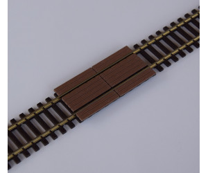 Dřevěný železniční přejezd, 65 mm, pro kolejivo TILLIG 2,1 mm, H0, AV Model DO-017-3.1