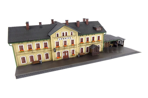 Staniční budova "Lomnice", hotový model, TT, BAZAR, Auhagen 13220H