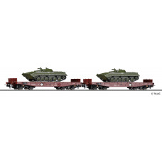 Set dvou plošinových vozů Rmms 3960 naložených tanky typu BMP-1, DR, IV. epocha, H0, Tillig 70055