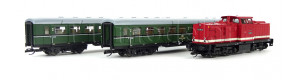 Základní set s motorovou lokomotivou řady 110 a dvěma osobními vozy, DR, IV. epocha, TT, Tillig 01425 