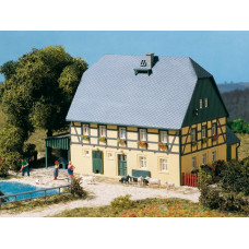 Hospodářský dům s chlévem a přístřeškem, H0, Auhagen 11359