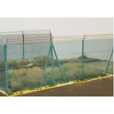 Drátěný plot vysoký s ostnatým drátem 1:87, H0, Model Scene 48140