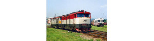 Pohlednice, motorové lokomotivy 751.101a751.143 v depu Meziměstí-květen 2007, Corona CPV042